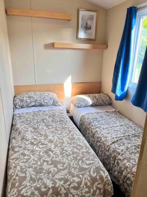 Lola'S Caravan. Your Home Away From Home. Parkeston المظهر الخارجي الصورة